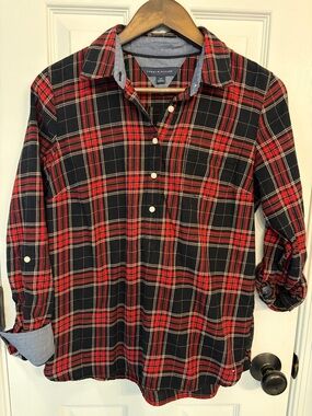 Tommy Hilfiger Black and Red Plaid pullover Button-Front Shirt
